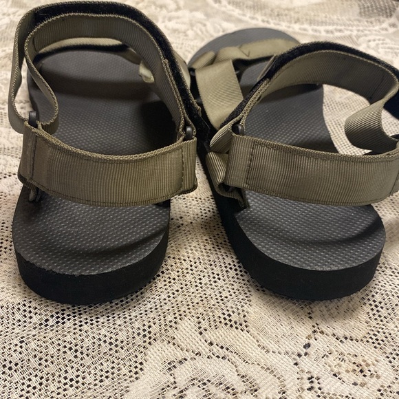 Victoria Secret Pink strap scandal.Size large 9/10 - Picture 3 of 5